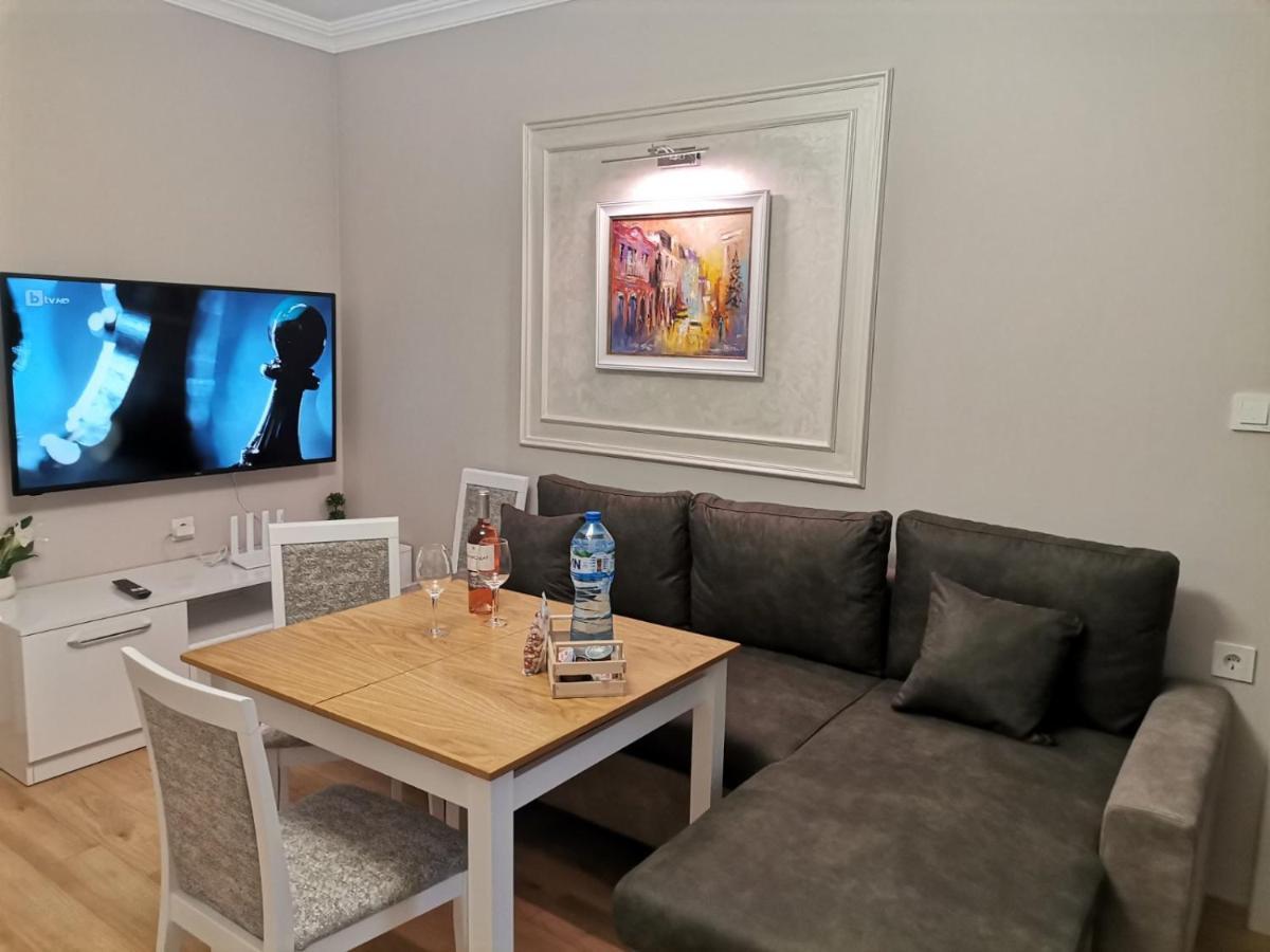 Family Boutique Residence-Free Parking Велико Търново Екстериор снимка