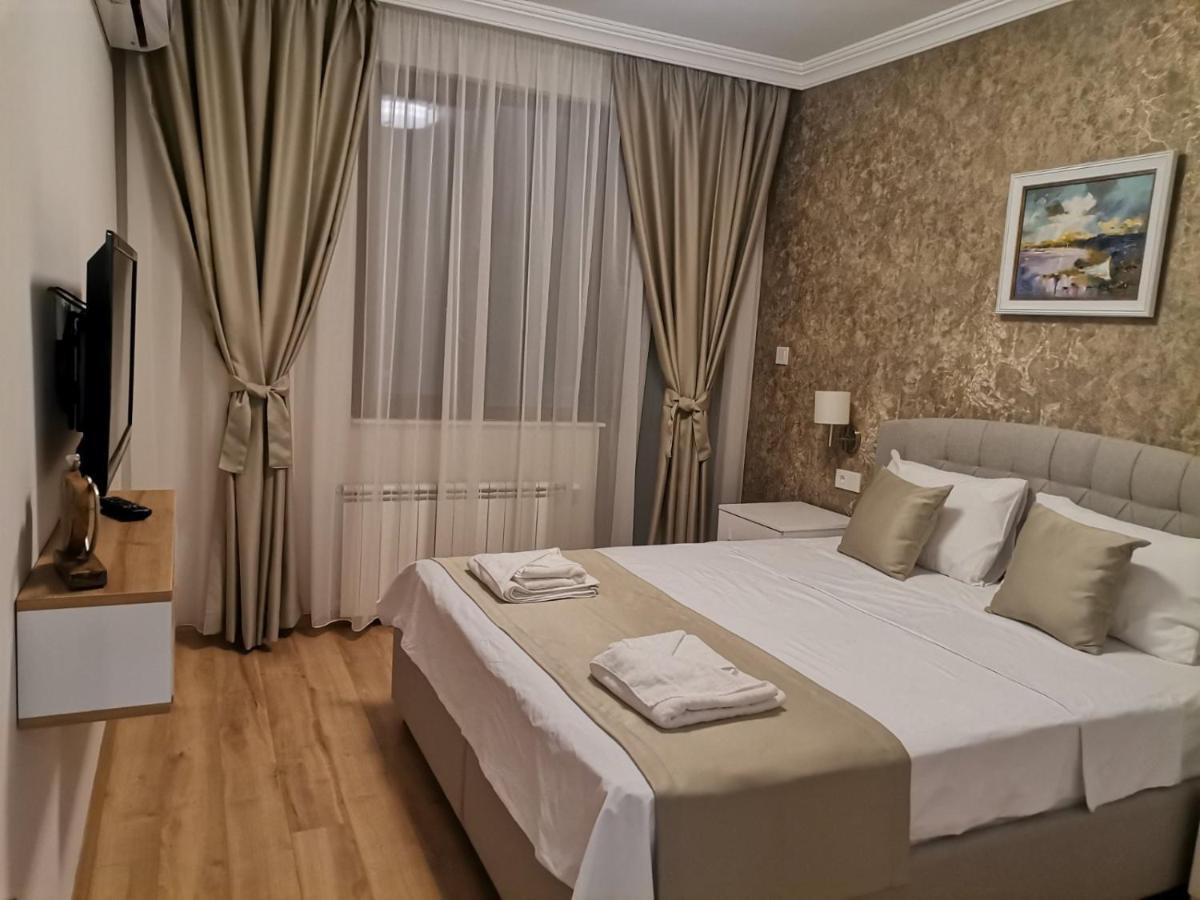 Family Boutique Residence-Free Parking Велико Търново Екстериор снимка