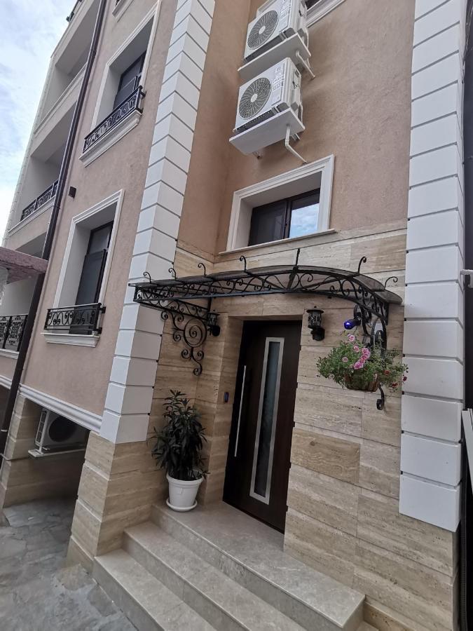 Family Boutique Residence-Free Parking Велико Търново Екстериор снимка